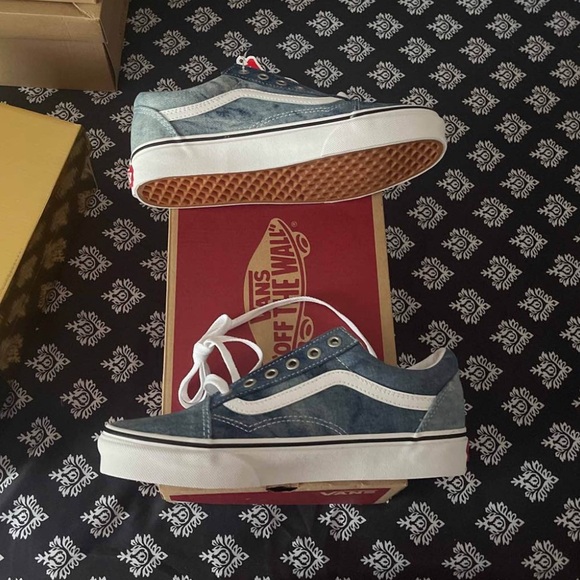 Old Skool Vans - Picture 3 of 4